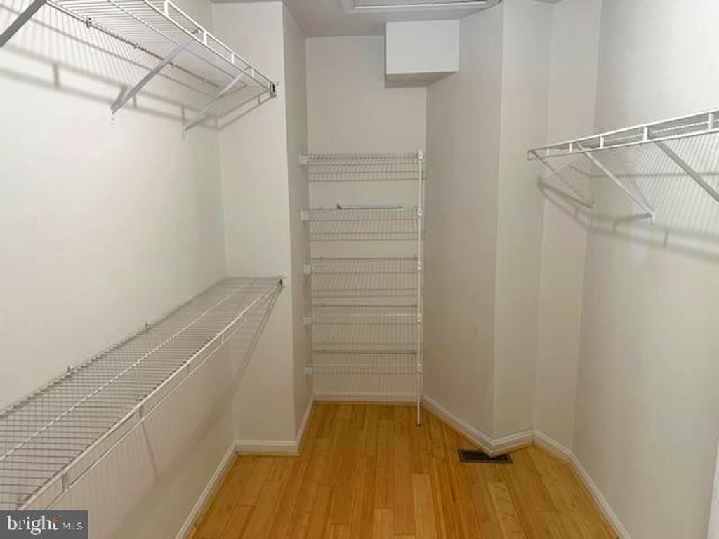 Image 13 of property listing at 3 PERRY RIDGE CT, Baltimore, MD 21237