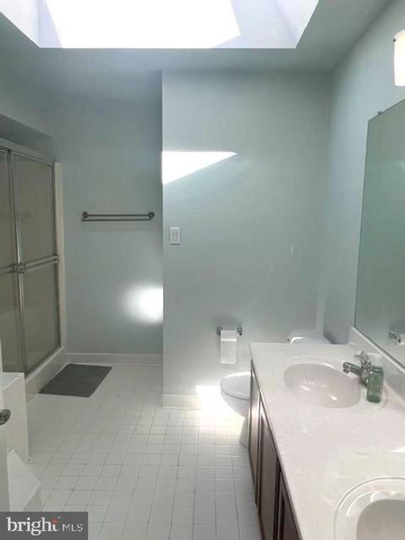 Image 15 of property listing at 3 PERRY RIDGE CT, Baltimore, MD 21237