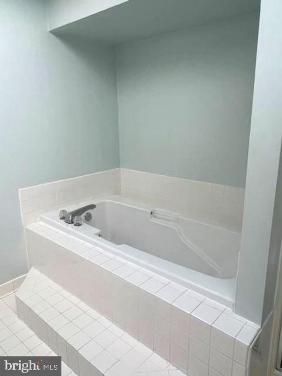 Image 16 of property listing at 3 PERRY RIDGE CT, Baltimore, MD 21237