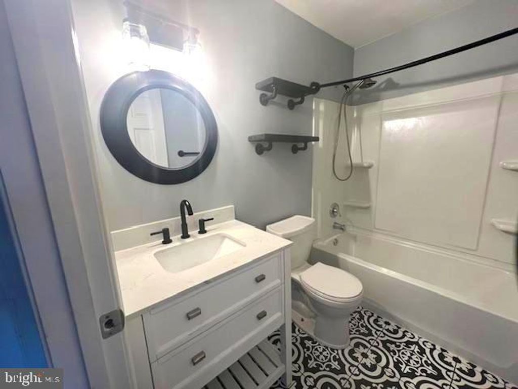 Image 19 of property listing at 3 PERRY RIDGE CT, Baltimore, MD 21237