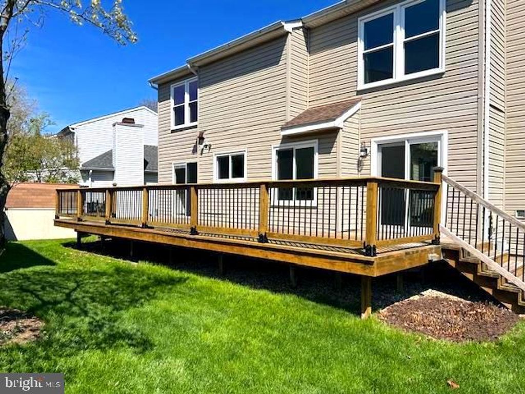 Image 22 of property listing at 3 PERRY RIDGE CT, Baltimore, MD 21237