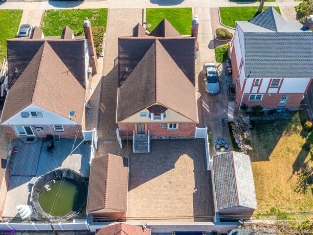 7520 180th Street, Fresh Meadows, NY 11366