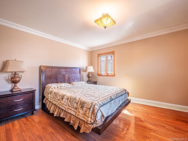 7520 180th Street, Fresh Meadows, NY 11366