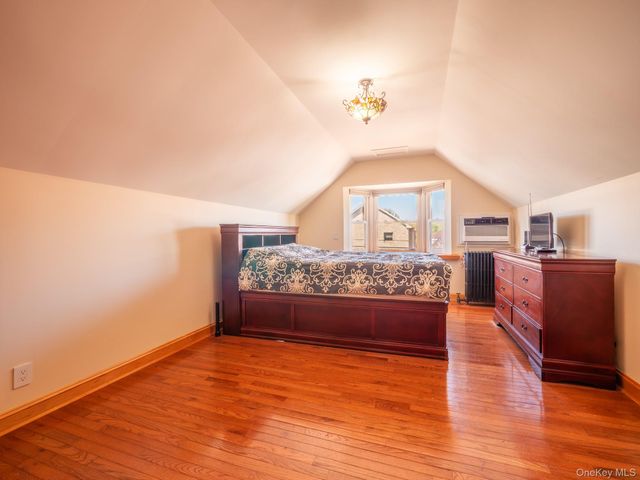 7520 180th Street, Fresh Meadows, NY 11366