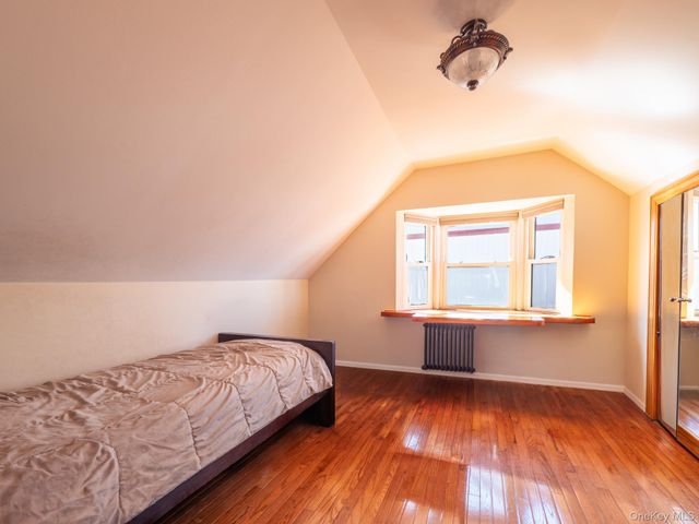 7520 180th Street, Fresh Meadows, NY 11366