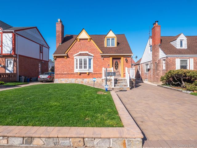7520 180th Street, Fresh Meadows, NY 11366