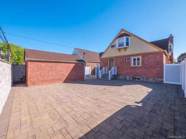 7520 180th Street, Fresh Meadows, NY 11366