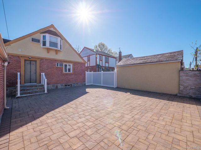 7520 180th Street, Fresh Meadows, NY 11366