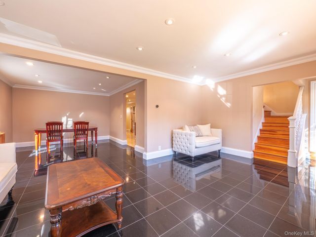 7520 180th Street, Fresh Meadows, NY 11366