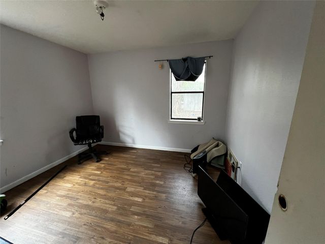 129 E John Street, Centerville, TX 75833