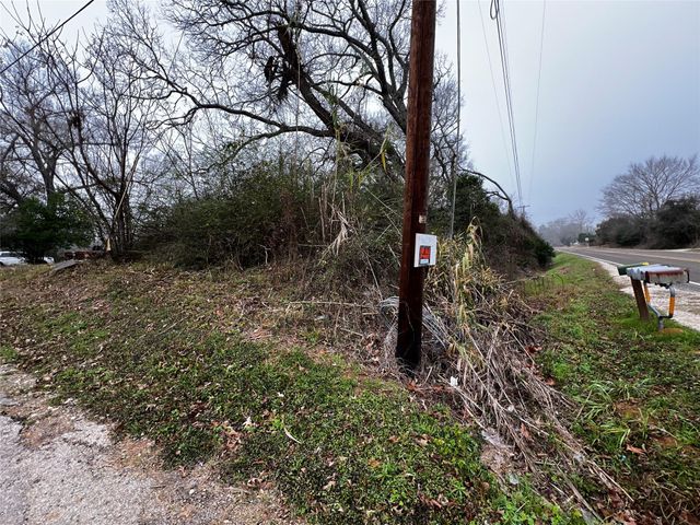 129 E John Street, Centerville, TX 75833