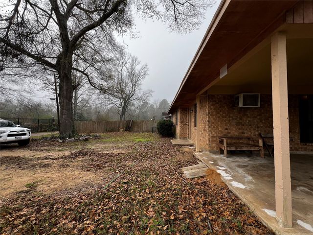 129 E John Street, Centerville, TX 75833