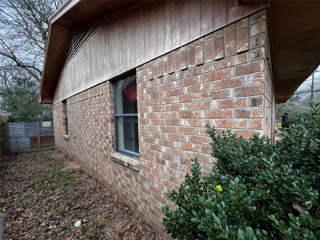 129 E John Street, Centerville, TX 75833