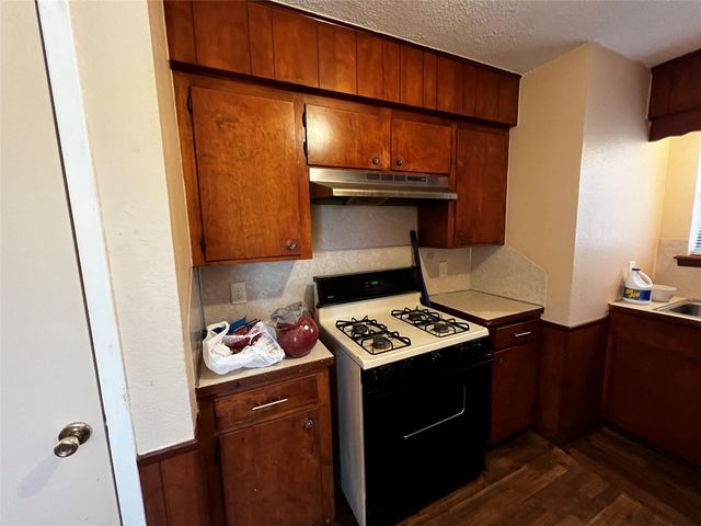 129 E John Street, Centerville, TX 75833