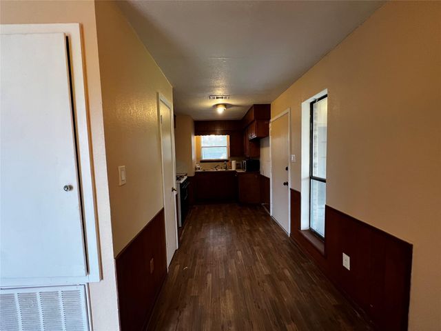 129 E John Street, Centerville, TX 75833