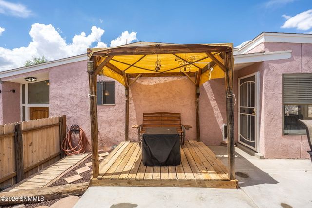 3041 Executive Hills Road, Las Cruces, NM 88011