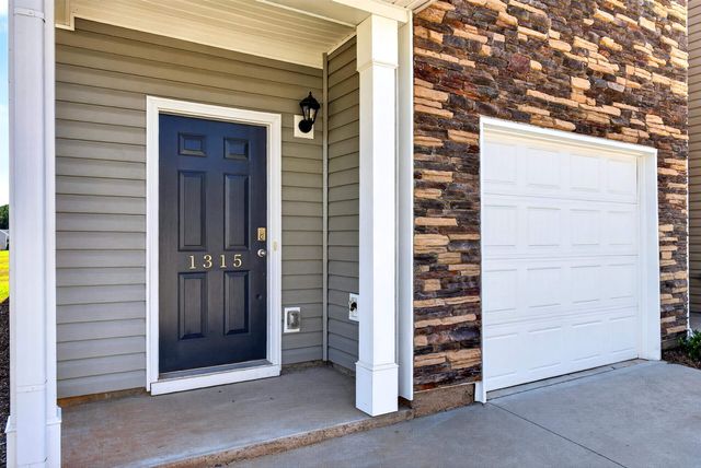 1315 Wunder Way, Boiling Springs, SC 29316