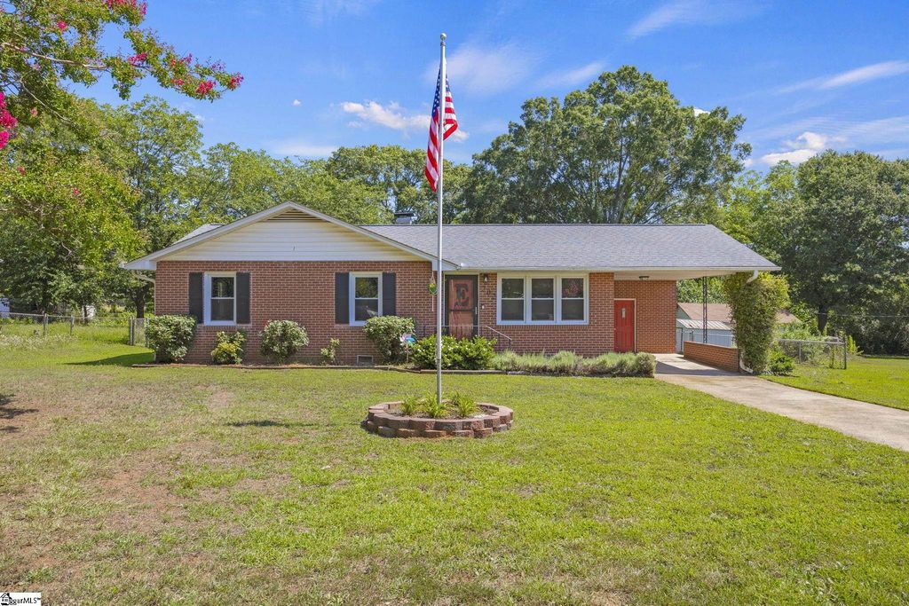 202 Chestnut Boulevard, Anderson, SC 29625