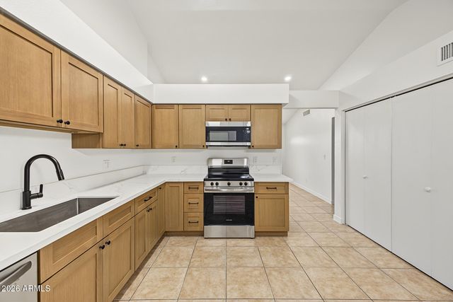 727 S HARTFORD Street 179, Chandler, AZ 85225