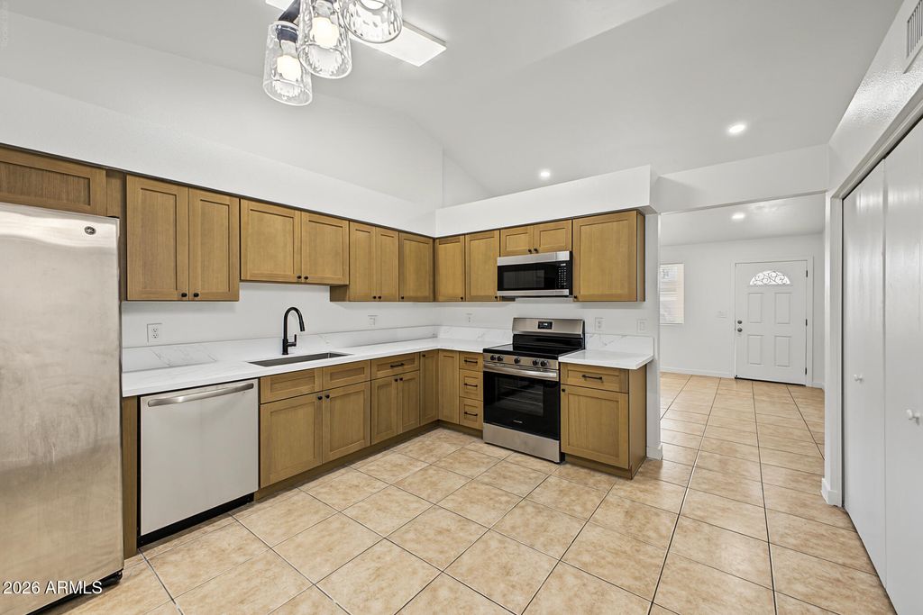 727 S HARTFORD Street 179, Chandler, AZ 85225