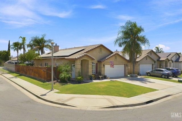 9501 Hamburg Court, Bakersfield, CA 93311