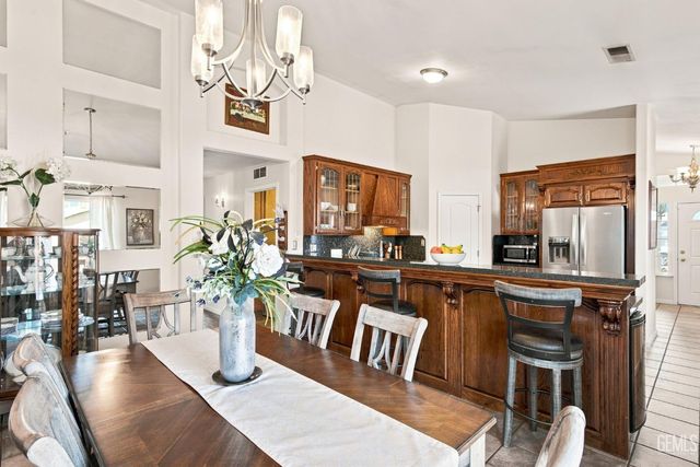 9501 Hamburg Court, Bakersfield, CA 93311