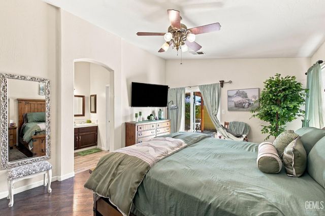 9501 Hamburg Court, Bakersfield, CA 93311