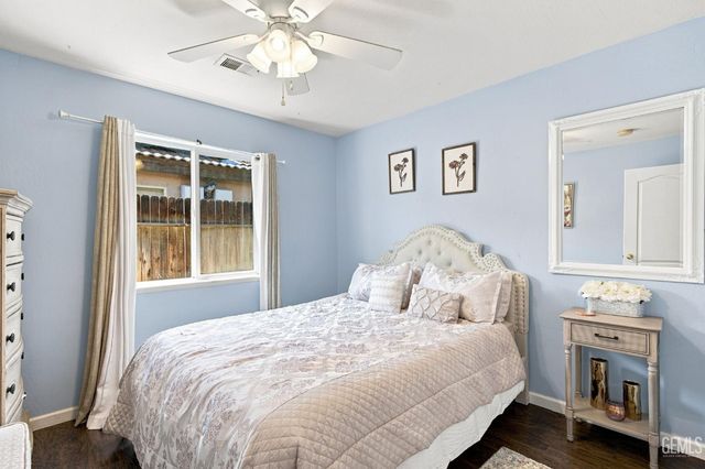 9501 Hamburg Court, Bakersfield, CA 93311