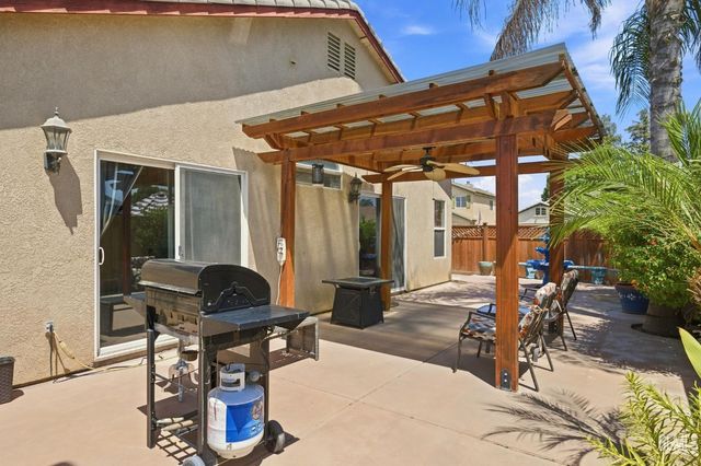 9501 Hamburg Court, Bakersfield, CA 93311