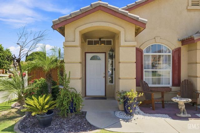 9501 Hamburg Court, Bakersfield, CA 93311