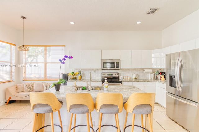 3839 SW 51st St, Hollywood, FL 33312