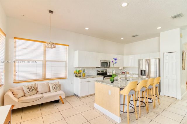 3839 SW 51st St, Hollywood, FL 33312