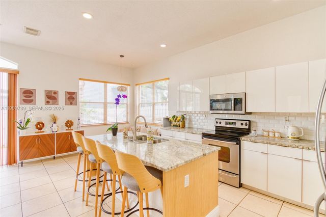 3839 SW 51st St, Hollywood, FL 33312