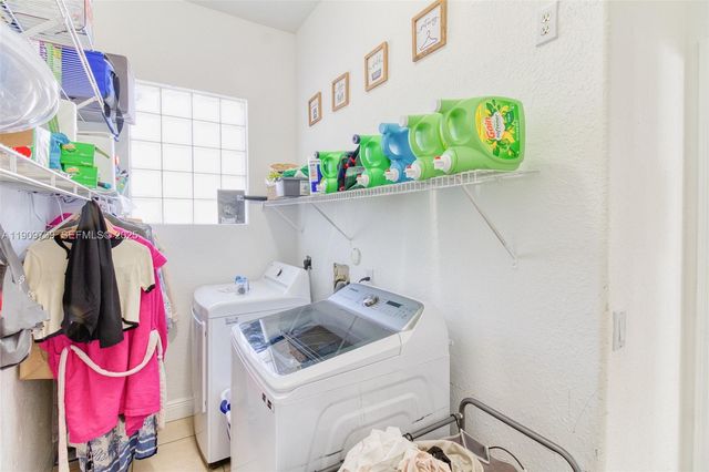 3839 SW 51st St, Hollywood, FL 33312