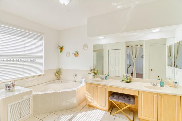 3839 SW 51st St, Hollywood, FL 33312