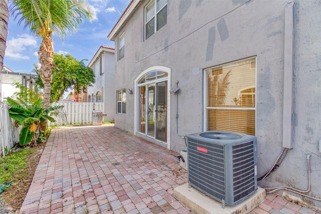 3839 SW 51st St, Hollywood, FL 33312