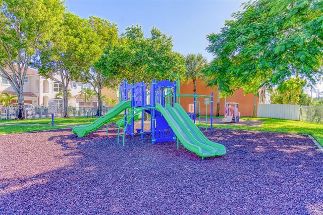 3839 SW 51st St, Hollywood, FL 33312