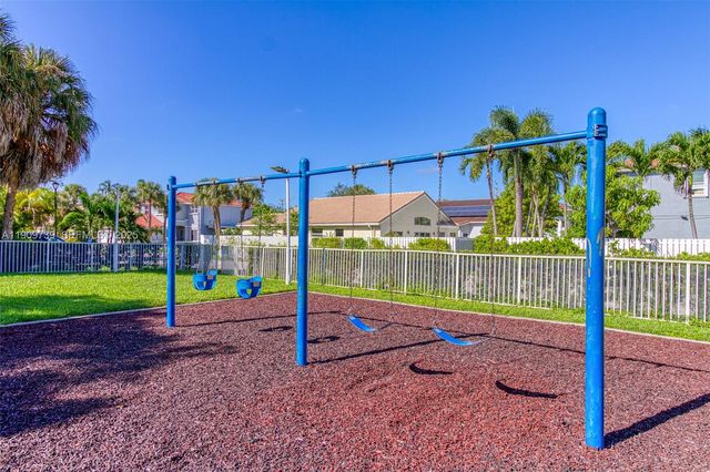 3839 SW 51st St, Hollywood, FL 33312