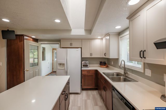 3425 Southwood Dr, Philomath, OR 97370