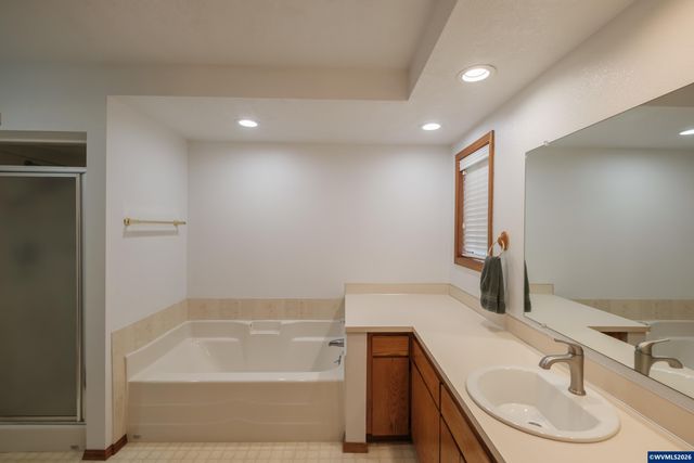 3425 Southwood Dr, Philomath, OR 97370