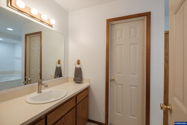 3425 Southwood Dr, Philomath, OR 97370