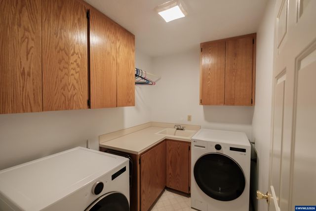 3425 Southwood Dr, Philomath, OR 97370