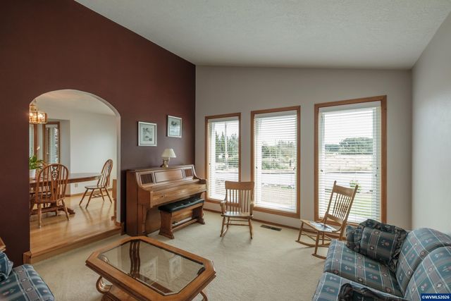 3425 Southwood Dr, Philomath, OR 97370