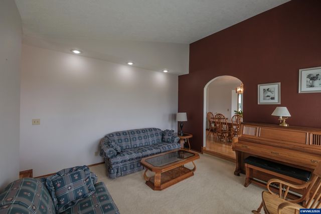 3425 Southwood Dr, Philomath, OR 97370