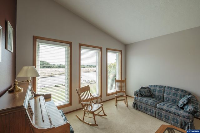 3425 Southwood Dr, Philomath, OR 97370