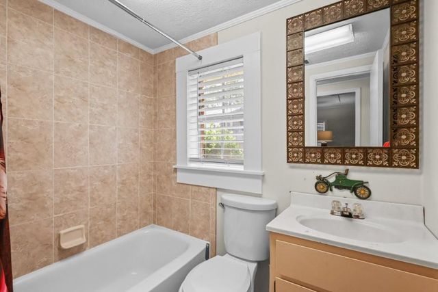 780 David Carter Road NE, Baxley, GA 31513