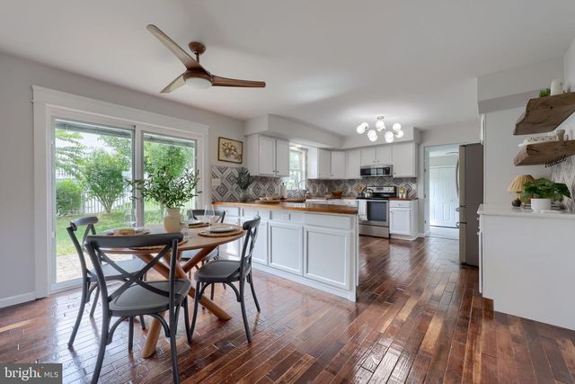 6 PRIMROSE LN, Reading, PA 19608