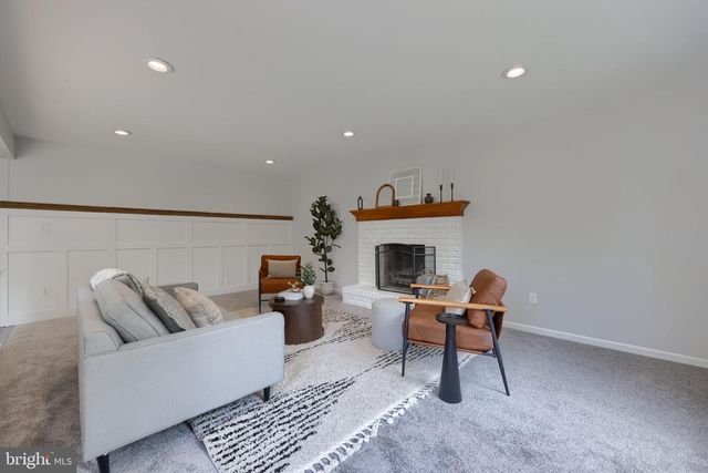6 PRIMROSE LN, Reading, PA 19608