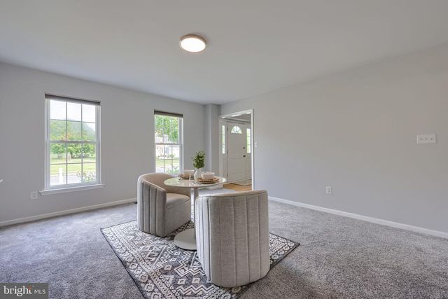 6 PRIMROSE LN, Reading, PA 19608