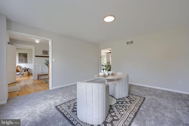 6 PRIMROSE LN, Reading, PA 19608